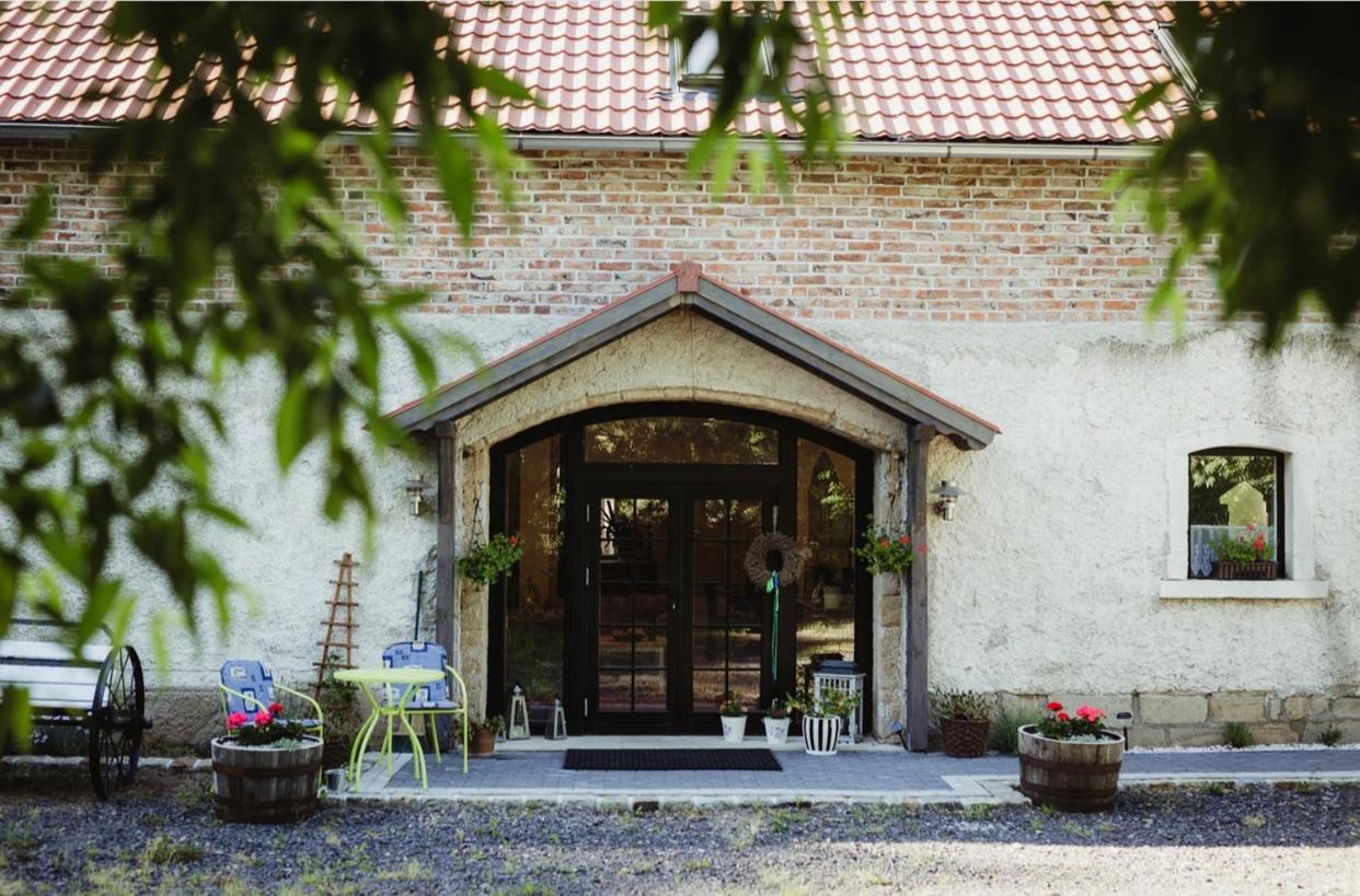 Lawendowa Stajnia Bed and Breakfast Lwowek Slaski Eksteriør billede